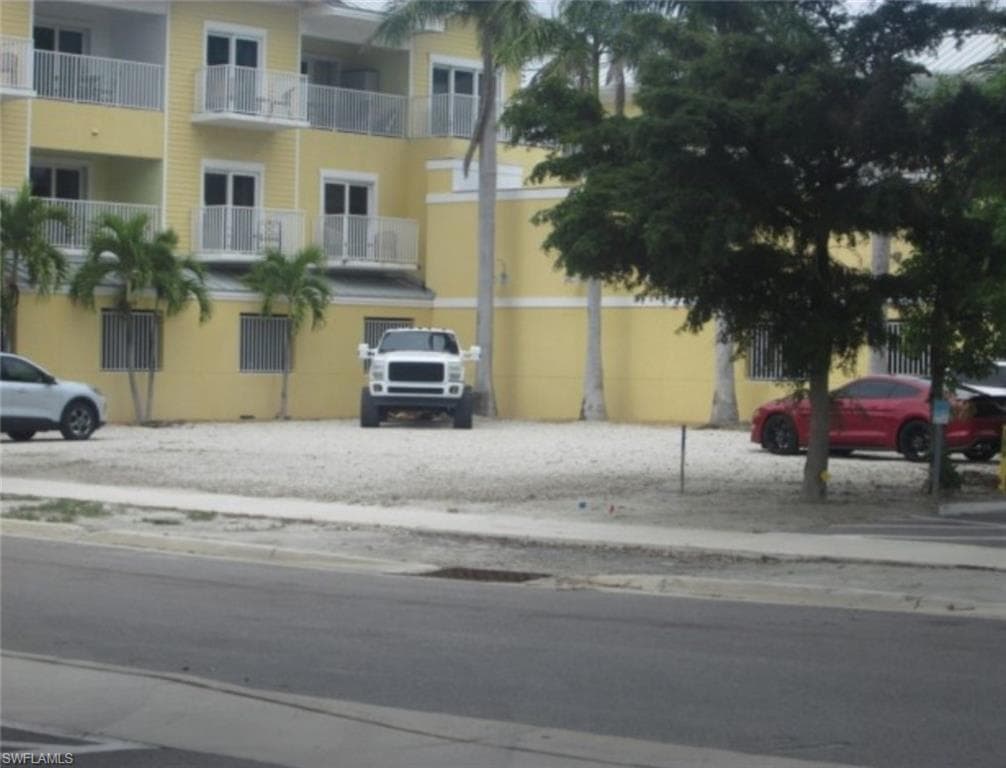 1025 2nd ST FORT MYERS BEACH, FL 33931
