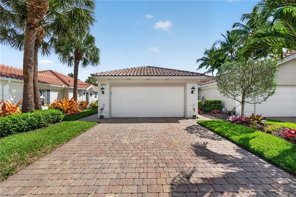 3123 Futuna LN NAPLES, FL 34119