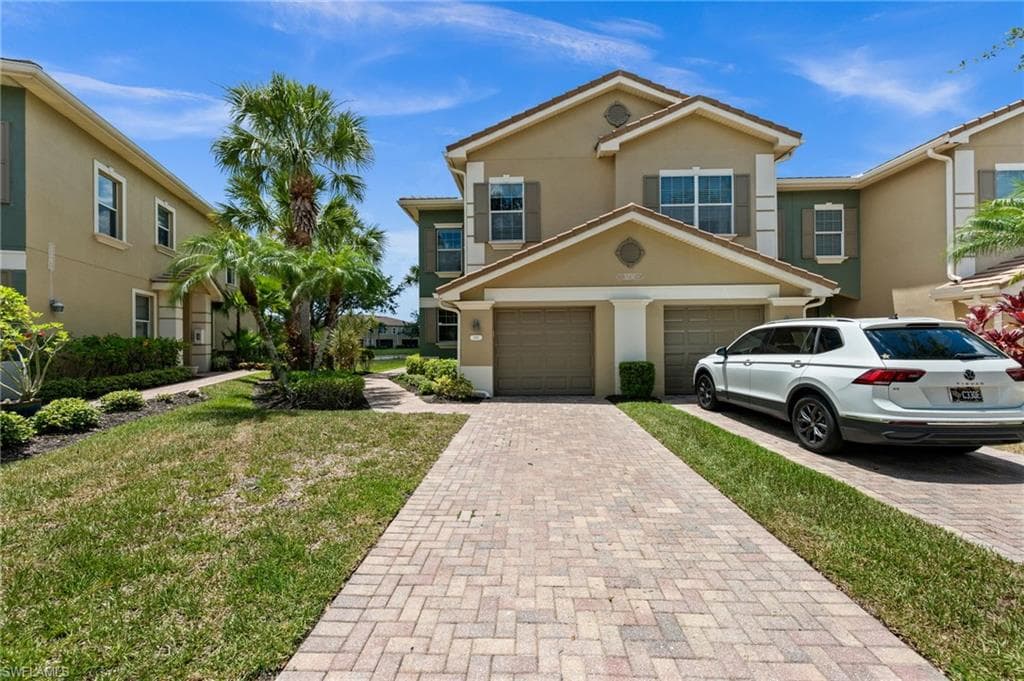 3231 Cottonwood BEND 301 FORT MYERS, FL 33905