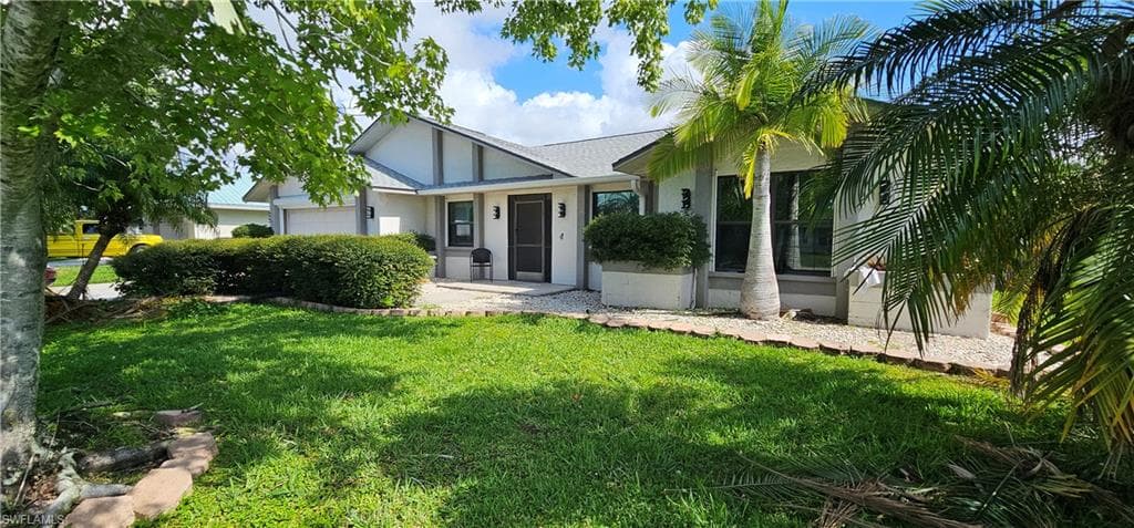 601 SE 35th TER CAPE CORAL, FL 33904