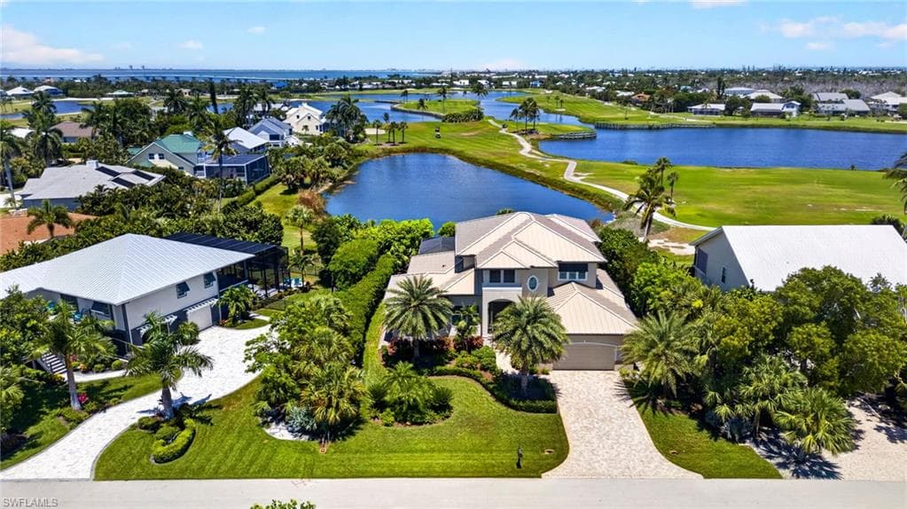 9066 Mockingbird DR SANIBEL, FL 33957