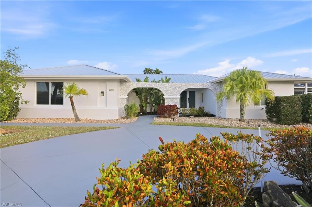 339 Landmark ST MARCO ISLAND, FL 34145