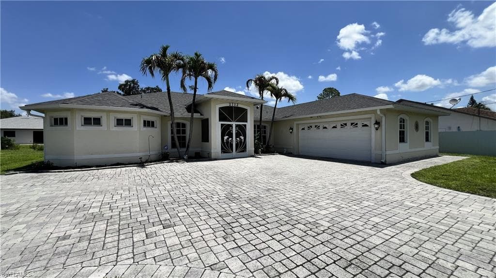 2712 5th ST W LEHIGH ACRES, FL 33971