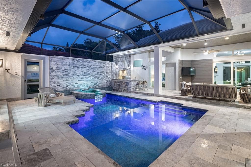 2036 Laguna WAY NAPLES, FL 34109
