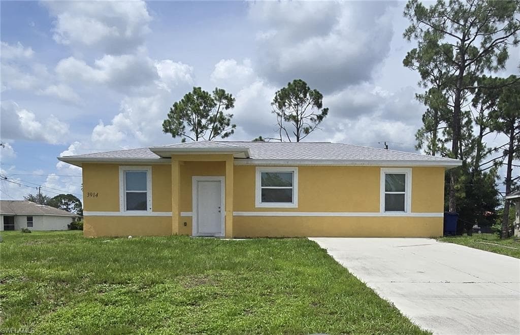3914 29th ST SW LEHIGH ACRES, FL 33976