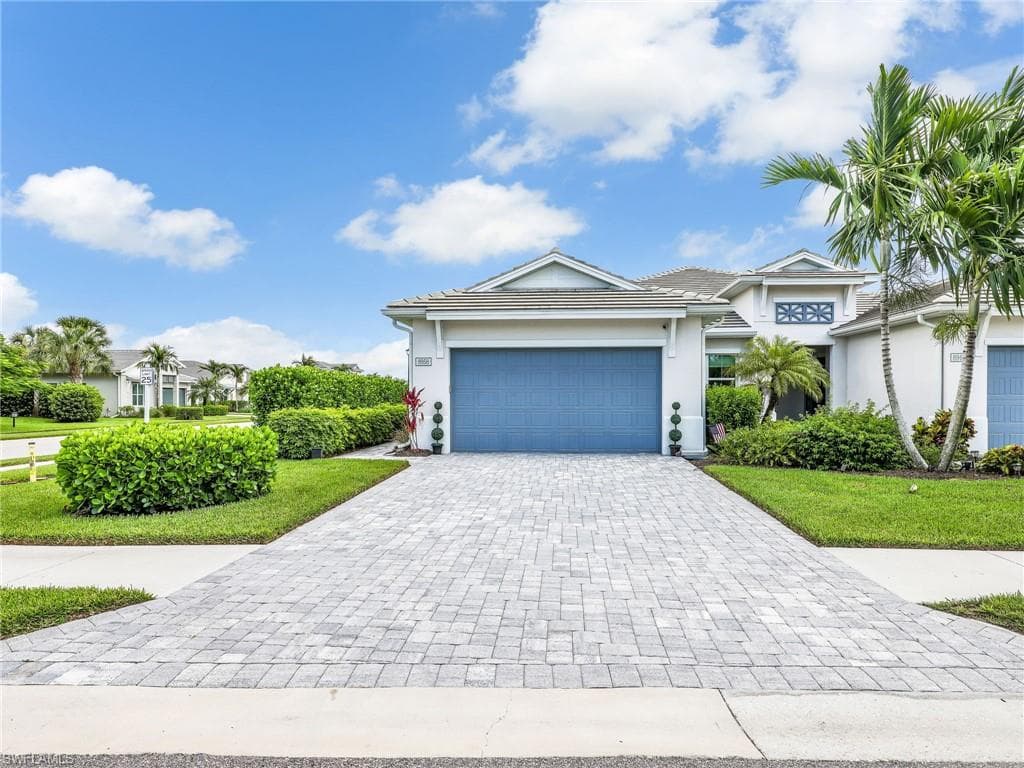 8958 Saint Lucia DR NAPLES, FL 34114