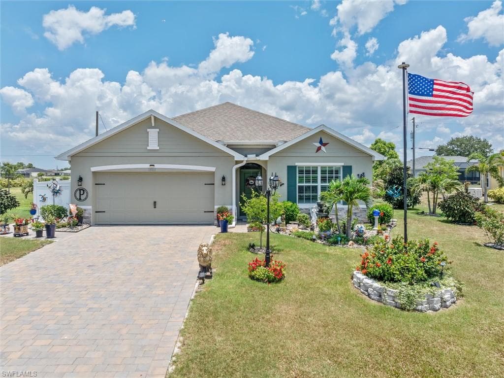 25266 Estrada CIR PUNTA GORDA, FL 33955
