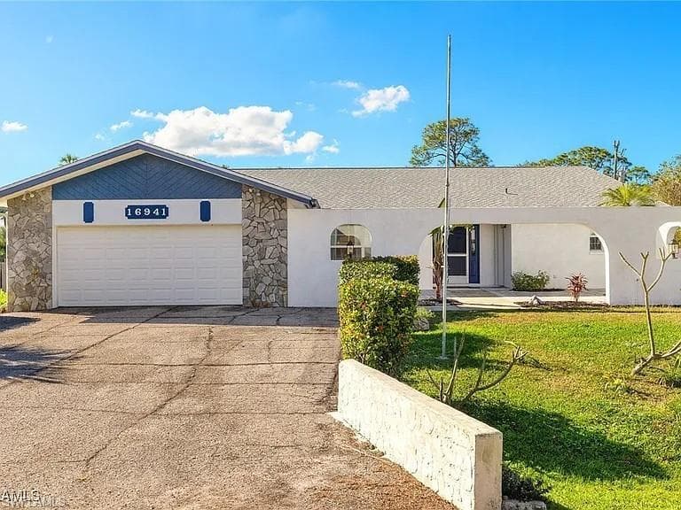 16941 Carolyn LN NORTH FORT MYERS, FL 33917