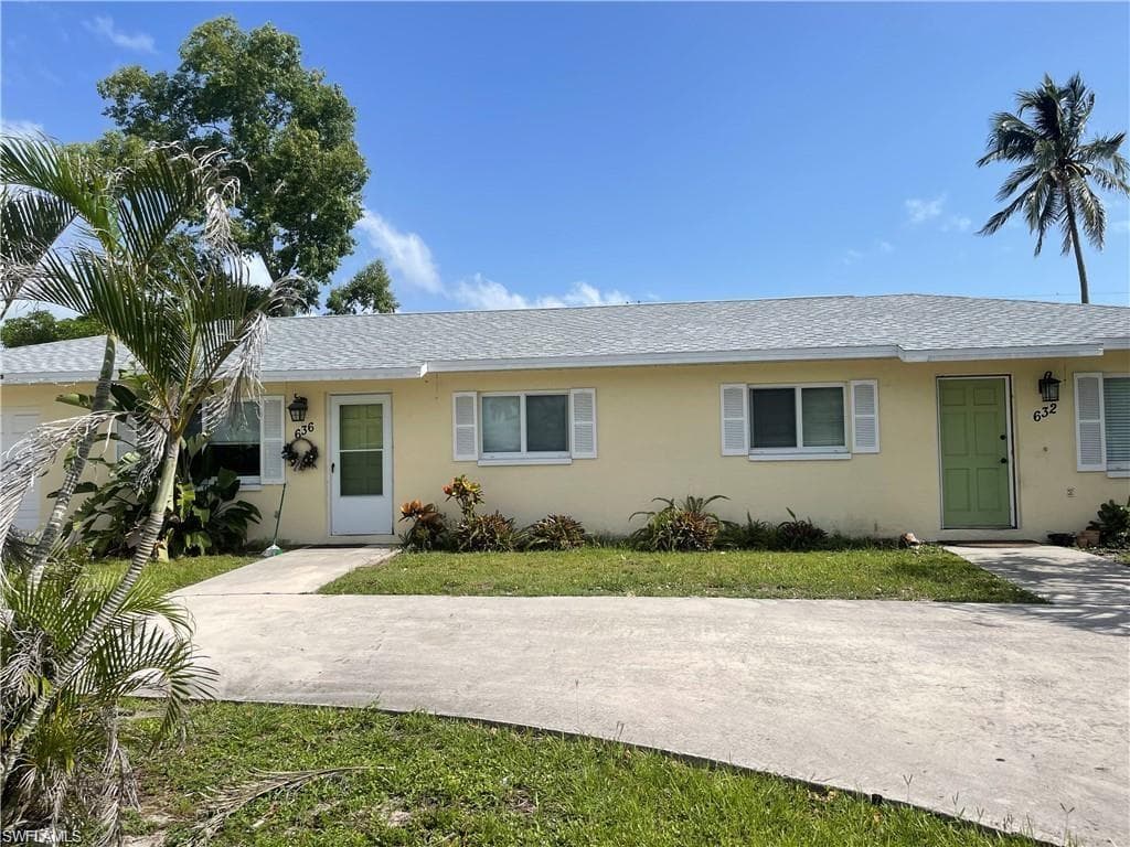 632 108th AVE N NAPLES, FL 34108