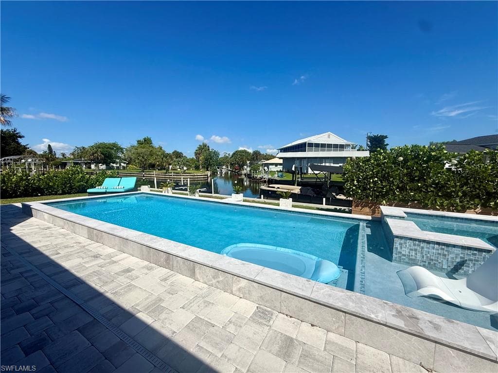 122 E North Shore AVE NORTH FORT MYERS, FL 33917