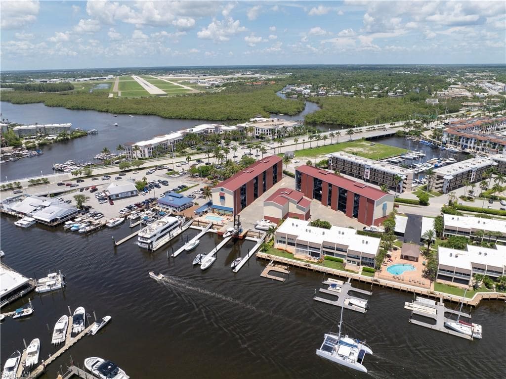 750 RIVER POINT A4-4 DR NAPLES, FL 34102