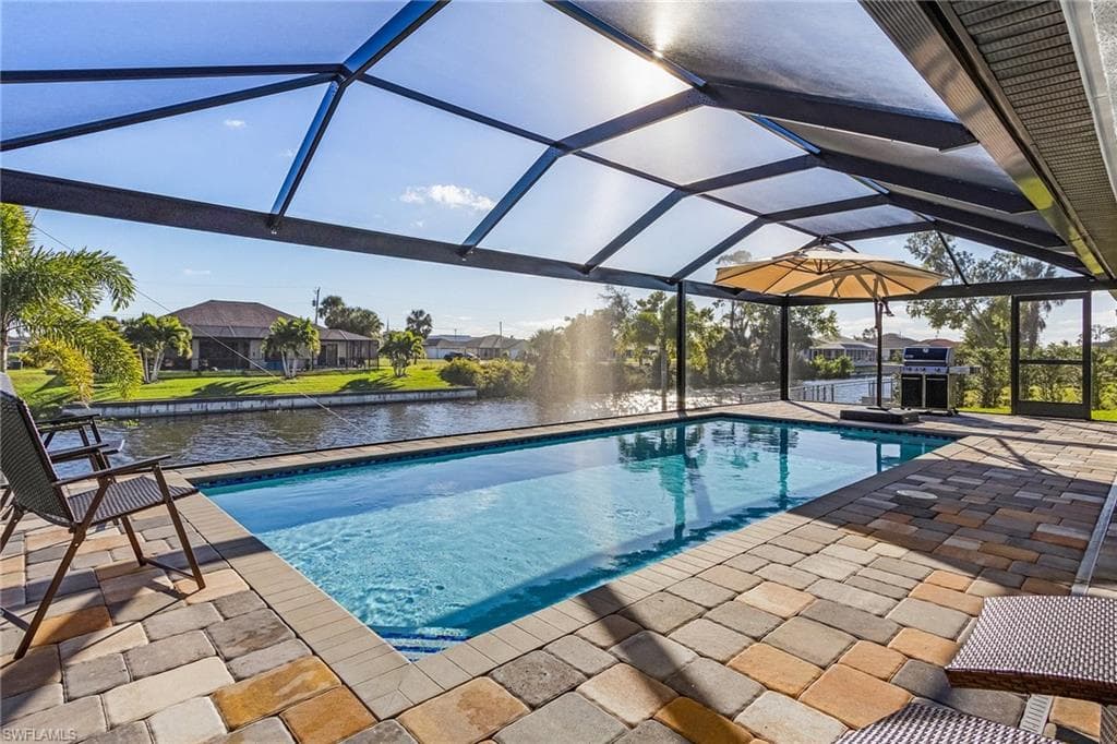 805 SW 8th CT CAPE CORAL, FL 33991