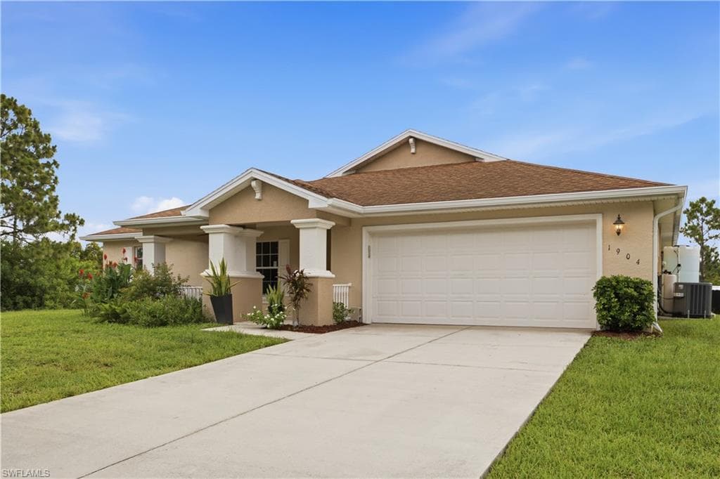 1904 10th ST LEHIGH ACRES, FL 33972