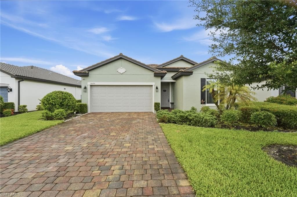 16095 Mistflower DR ALVA, FL 33920