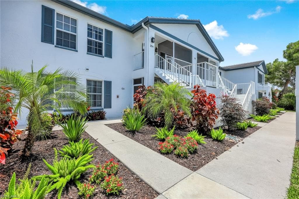 832 Tanbark DR 104 NAPLES, FL 34108