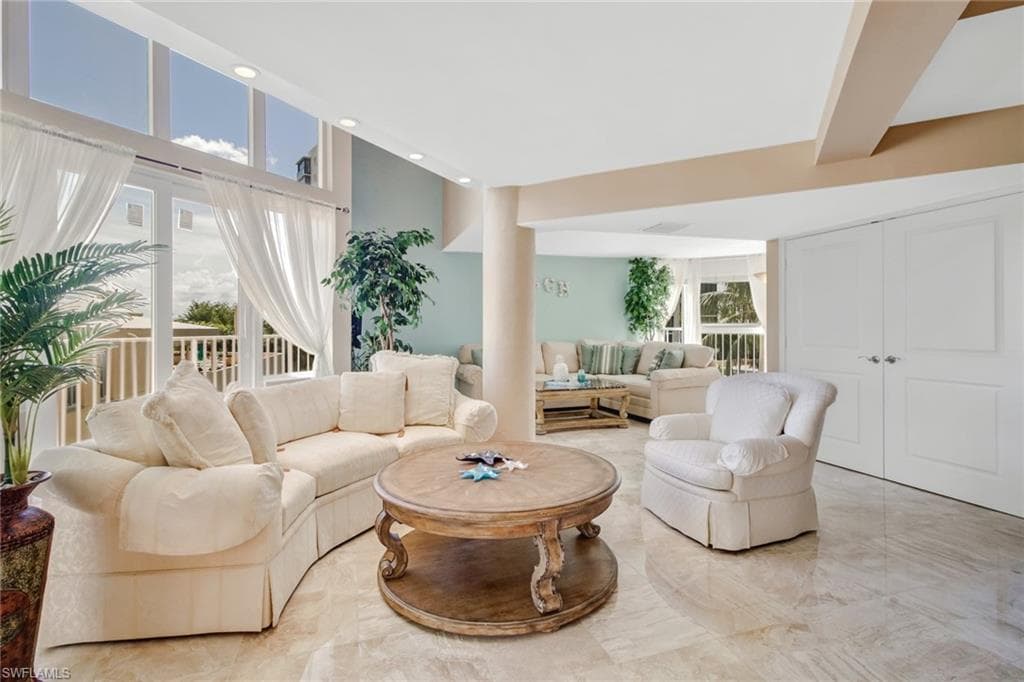 4041 Gulf Shore BLVD N 308 NAPLES, FL 34103