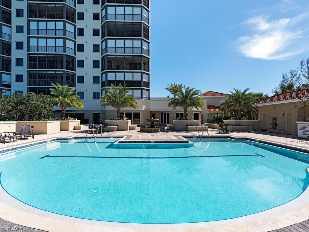 7425 Pelican Bay Blvd 1004 NAPLES, FL 34108