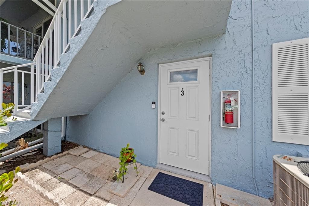 248 Palm DR 3 NAPLES, FL 34112