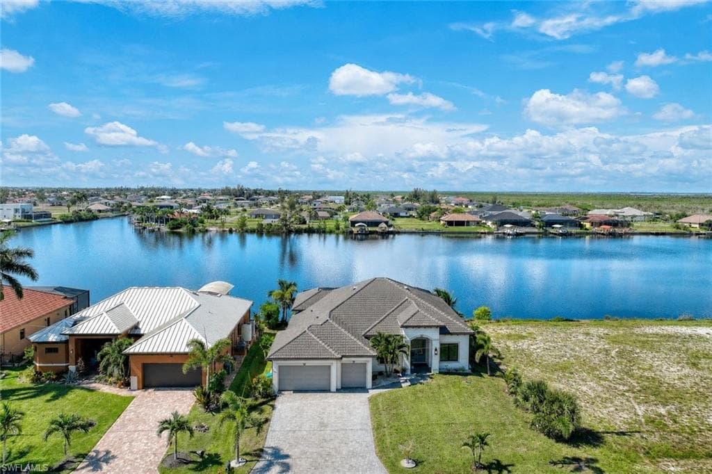 4612 NW 33rd TER CAPE CORAL, FL 33993