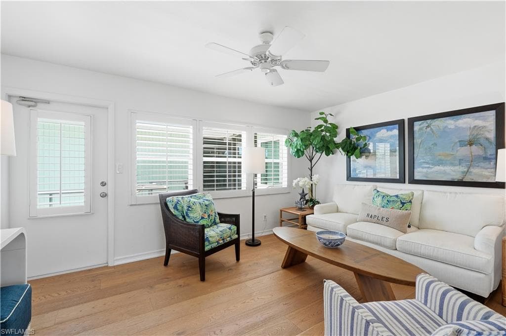 285 8th AVE S 285 NAPLES, FL 34102