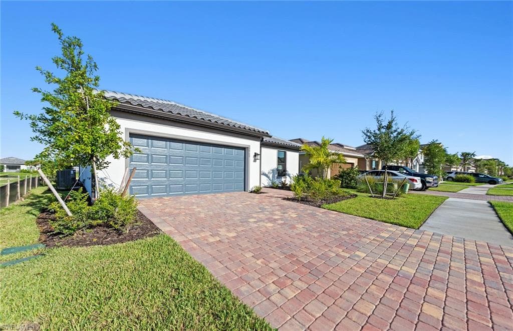 3960 Sweet Alyssum TER ALVA, FL 33920