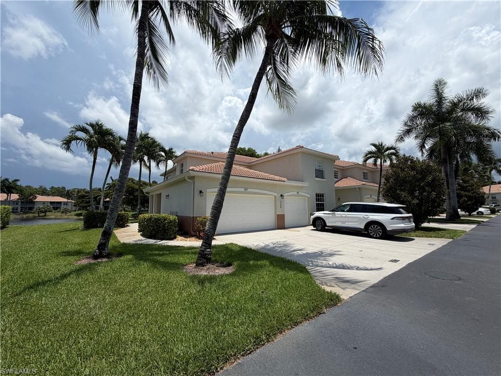 359 Dover PL 101 NAPLES, FL 34104