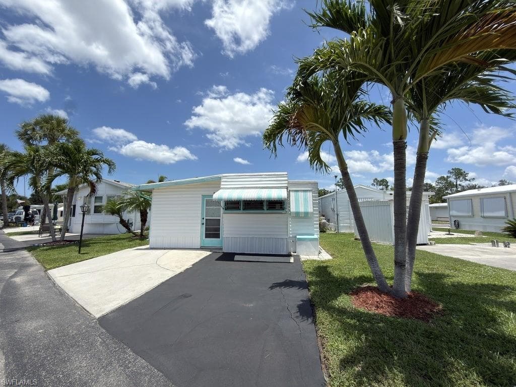 16 Jade DR NAPLES, FL 34114