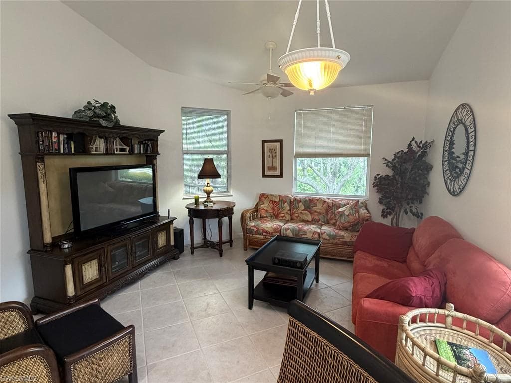 1305 Mariposa CIR 1204 NAPLES, FL 34105