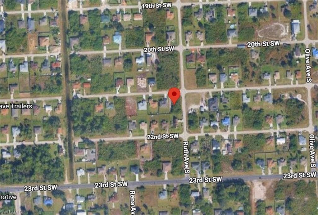 3301 E 21st ST ALVA, FL 33920