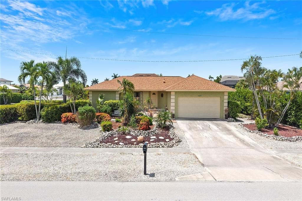 1485 Honeysuckle AVE MARCO ISLAND, FL 34145