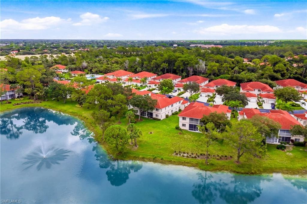 675 Luisa LN 4 NAPLES, FL 34104