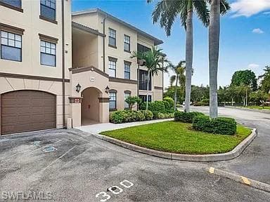 13010 Positano CIR 108 NAPLES, FL 34105
