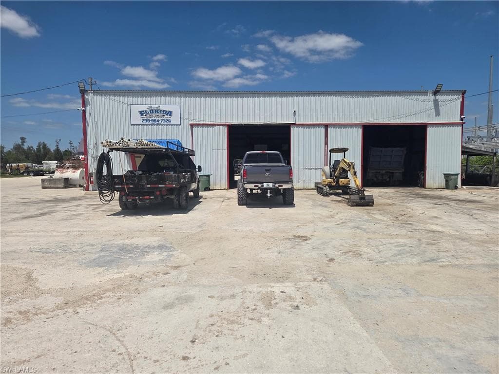 2409 Pine Island RD N CAPE CORAL, FL 33991