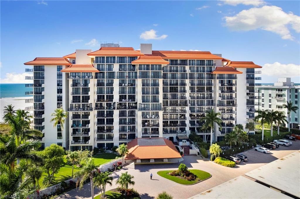 180 Seaview CT 911 MARCO ISLAND, FL 34145