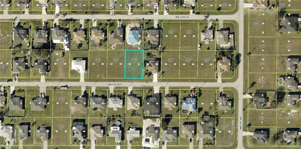 121 NW 9th TER CAPE CORAL, FL 33993