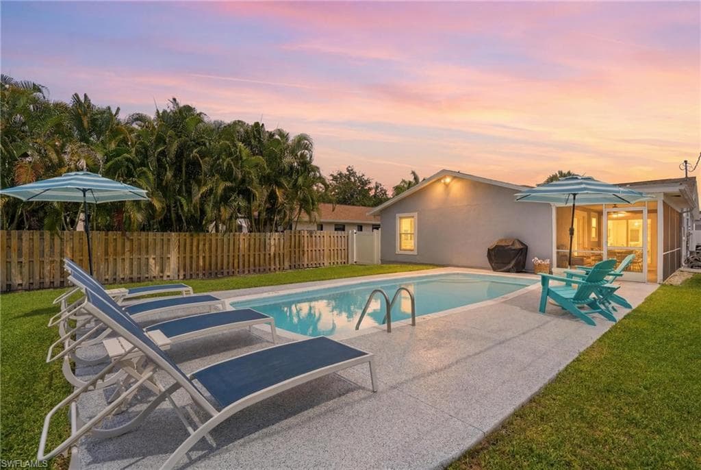 764 94th AVE N NAPLES, FL 34108