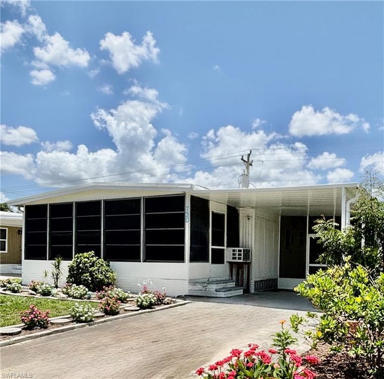 730 Knotty Pine CIR NORTH FORT MYERS, FL 33917