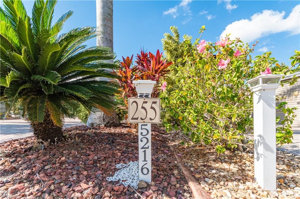 5216 Pineland Daisy TRL FORT MYERS, FL 33905