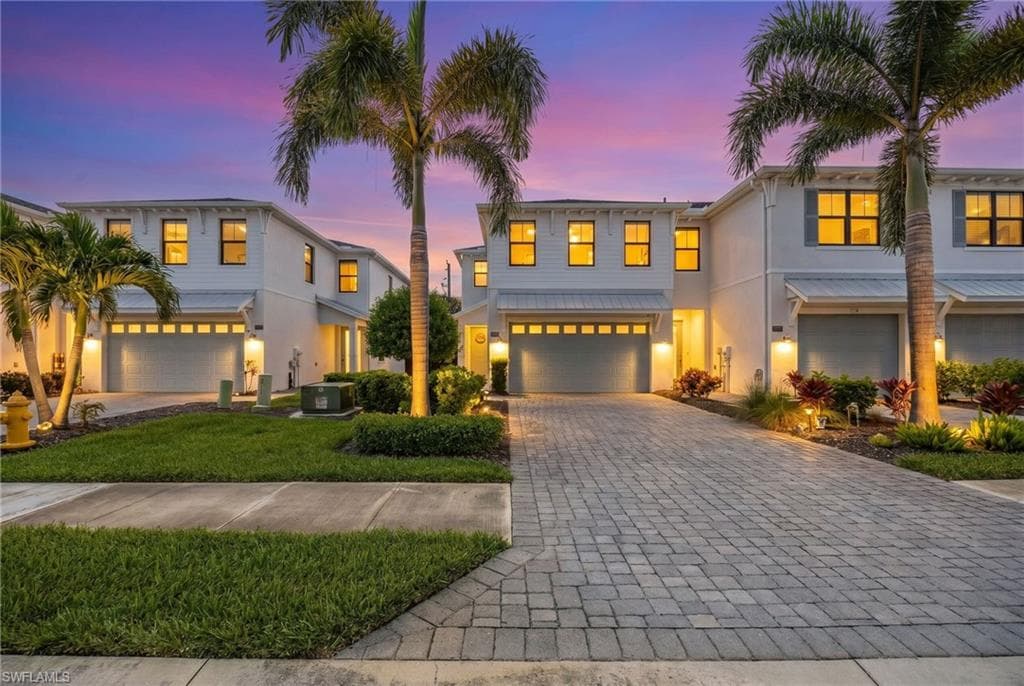 12964 Pembroke DR NAPLES, FL 34105
