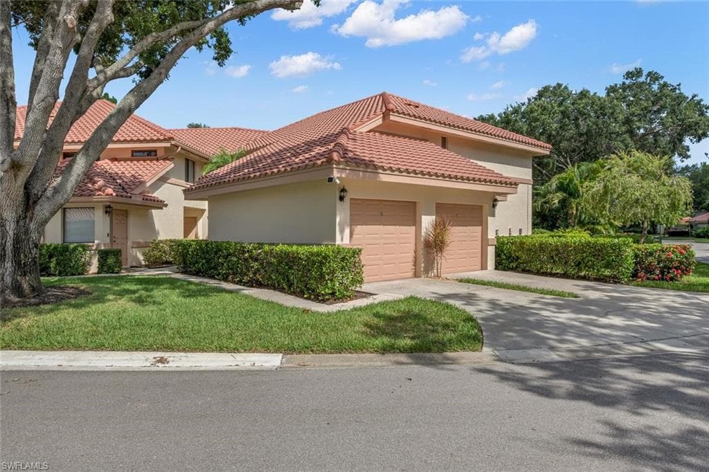 47 Bennington DR 7 NAPLES, FL 34104