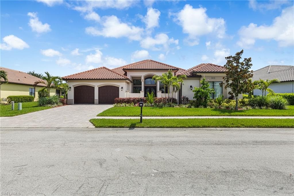 3392 Chestnut Grove DR ALVA, FL 33920