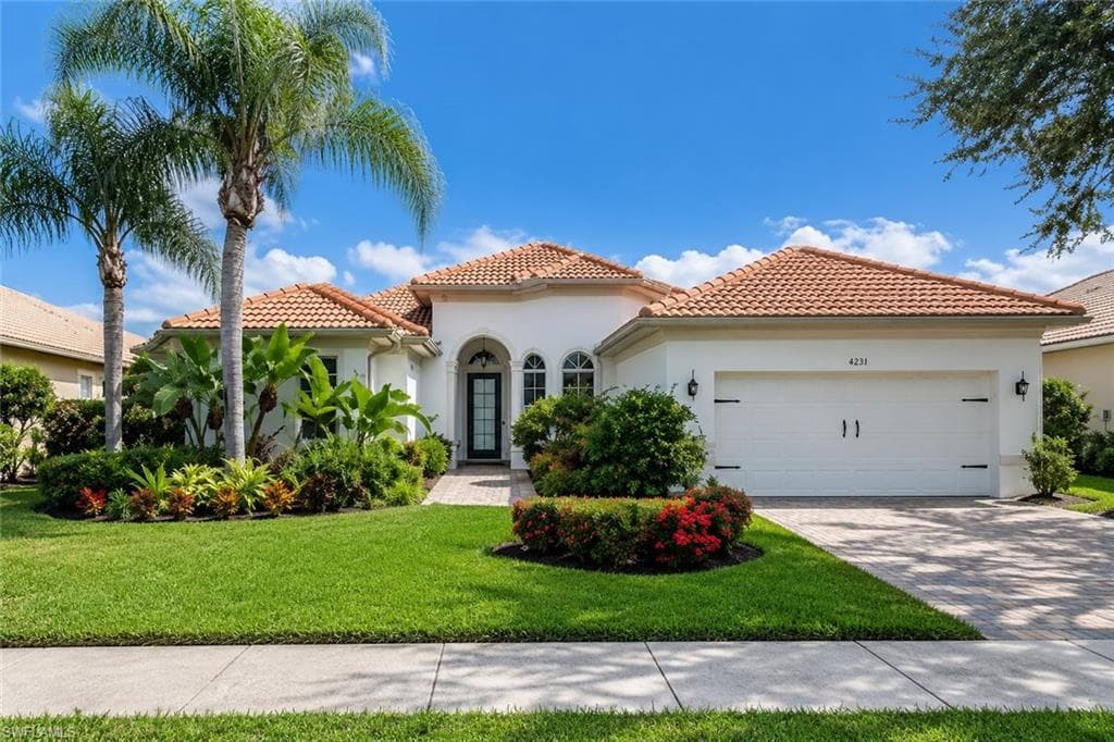 8263 Potomac LN NAPLES, FL 34104