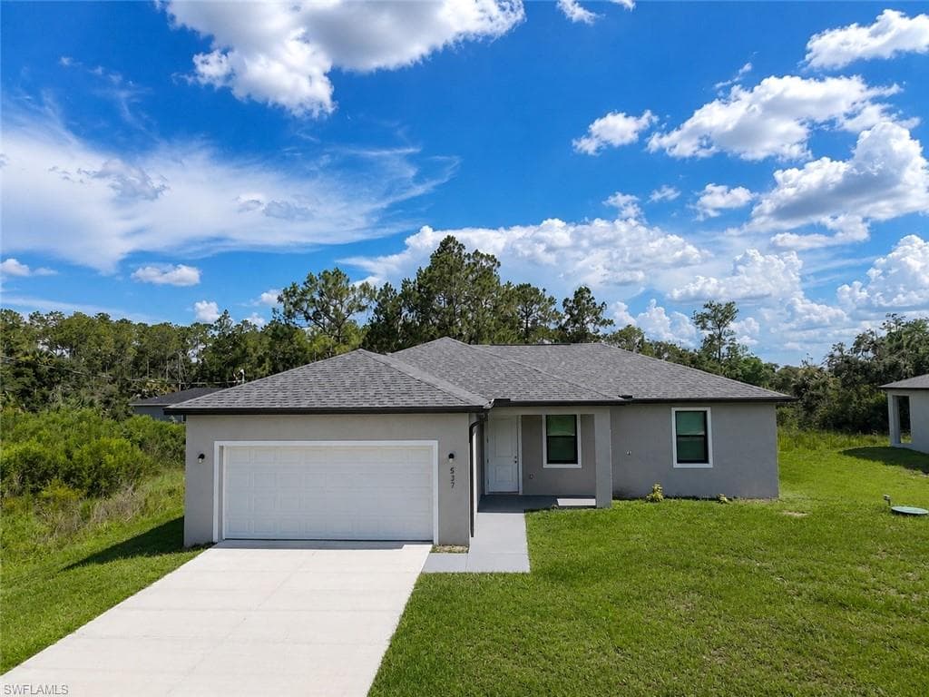 537 GREENBRIAR BLVD LEHIGH ACRES, FL 33972