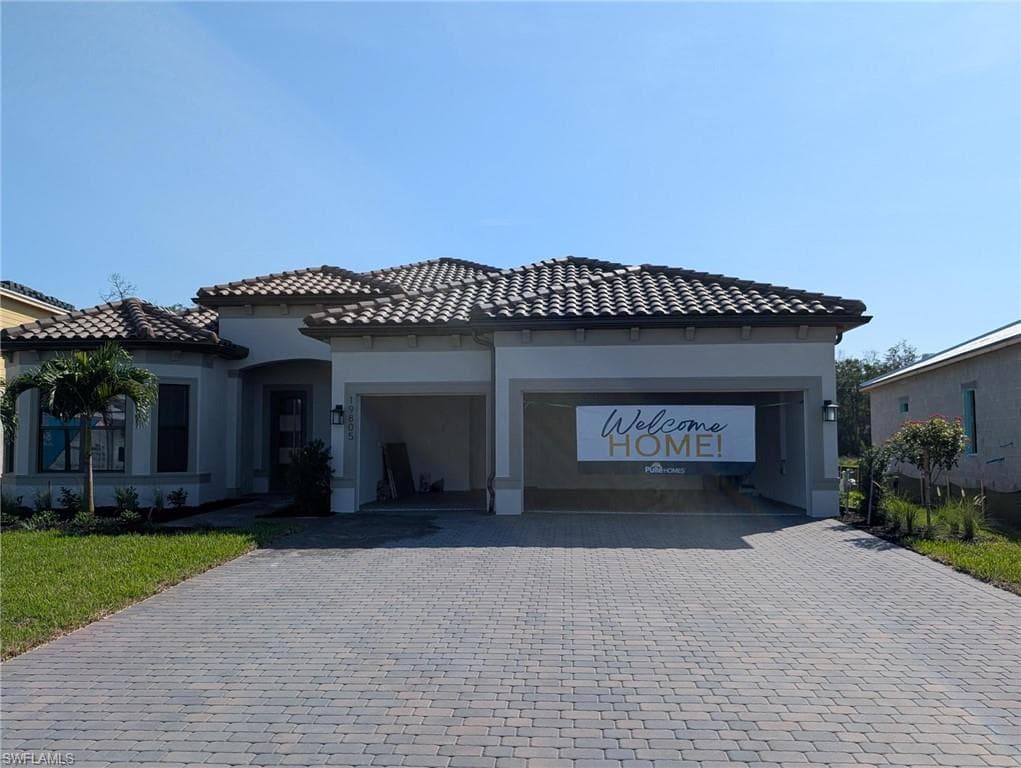19805 Fox Grove DR ESTERO, FL 33928