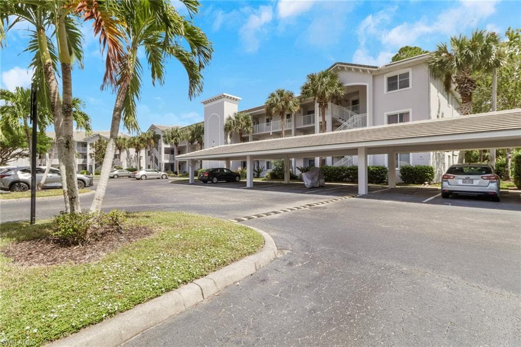 7823 Regal Heron CIR 105 NAPLES, FL 34104