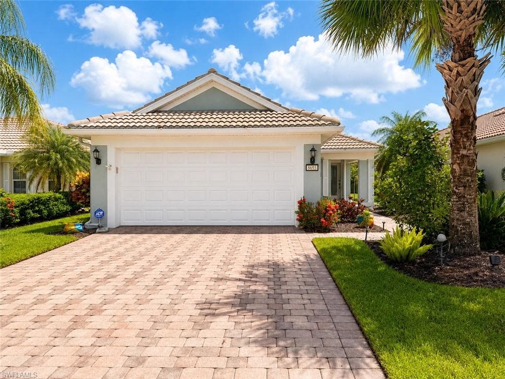 8693 Querce CT NAPLES, FL 34114