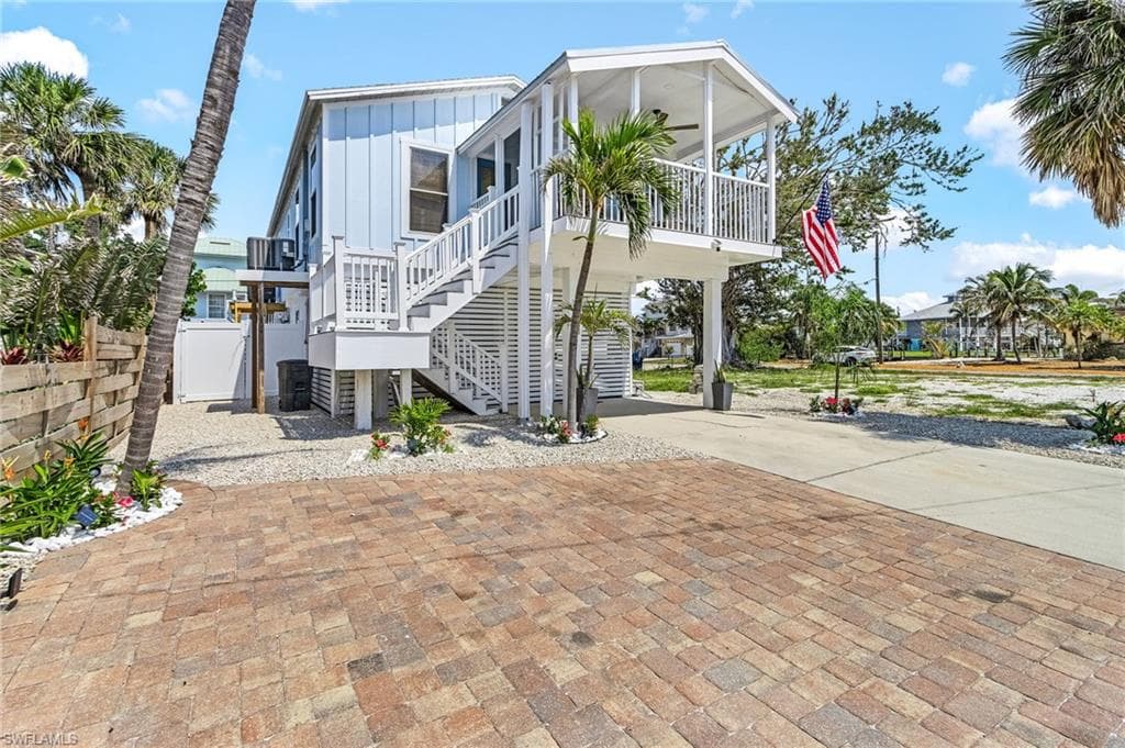 197 Madison CT FORT MYERS BEACH, FL 33931