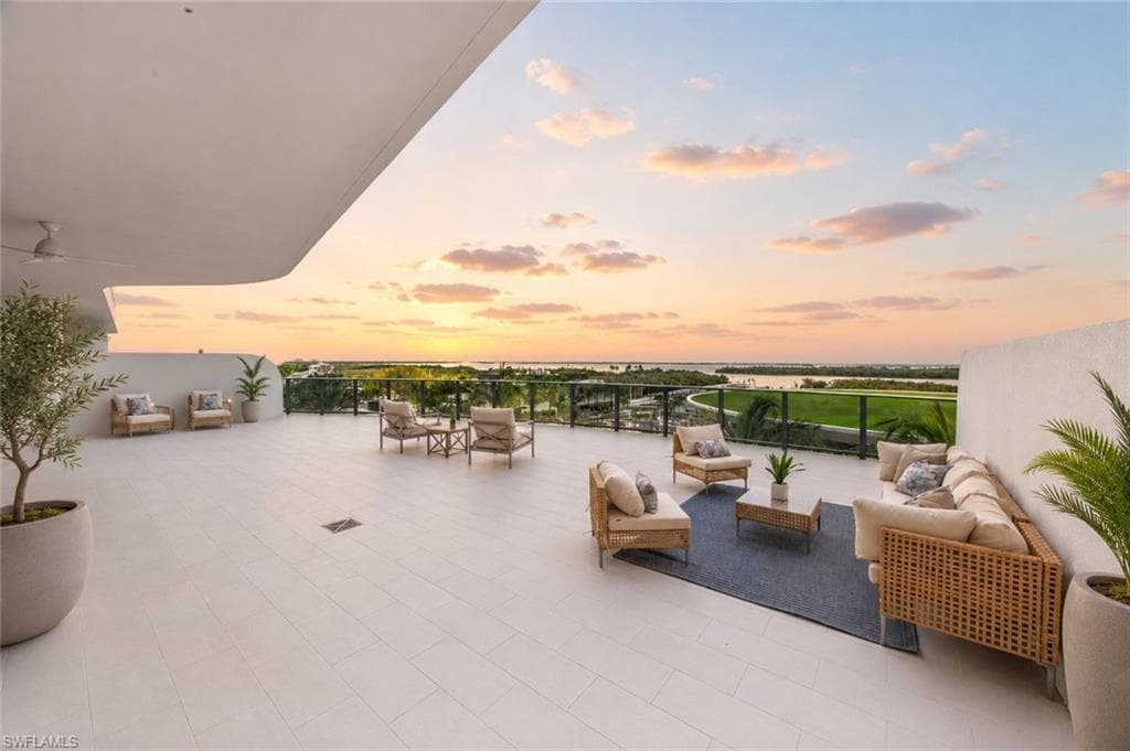 5100 Seagrass BLVD 202 BONITA SPRINGS, FL 34134