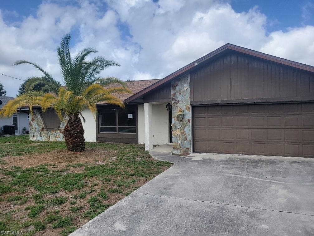 1030 SE 17th PL CAPE CORAL, FL 33990