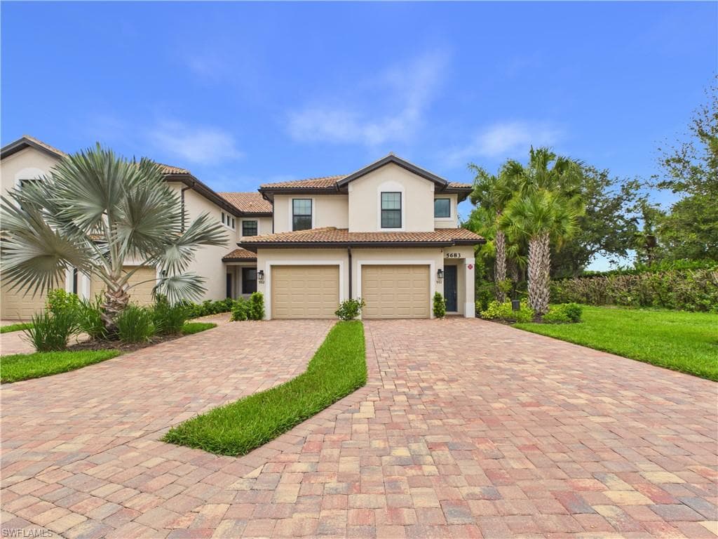 5683 Mayflower WAY 901 NAPLES, FL 34142